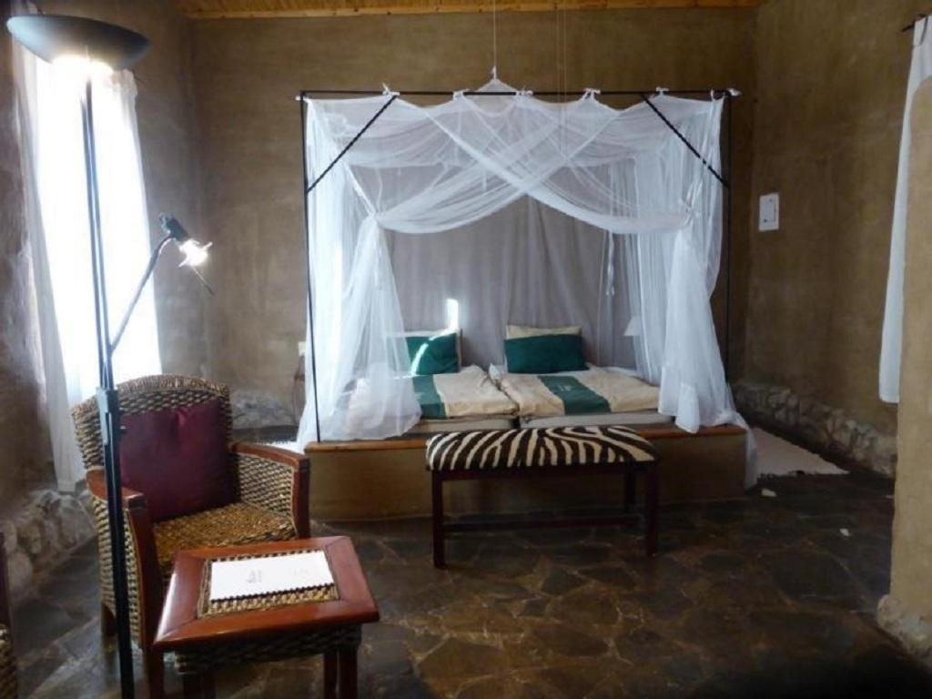 Fort Sesfontein Lodge & Safaris Esterno foto