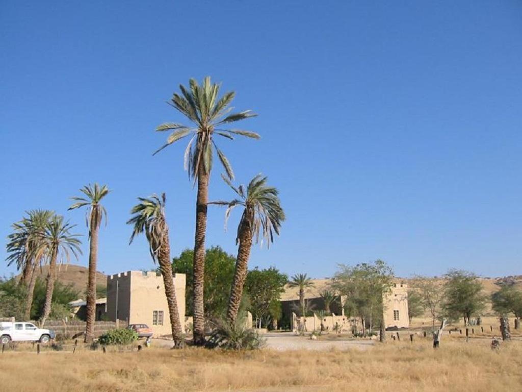 Fort Sesfontein Lodge & Safaris Esterno foto