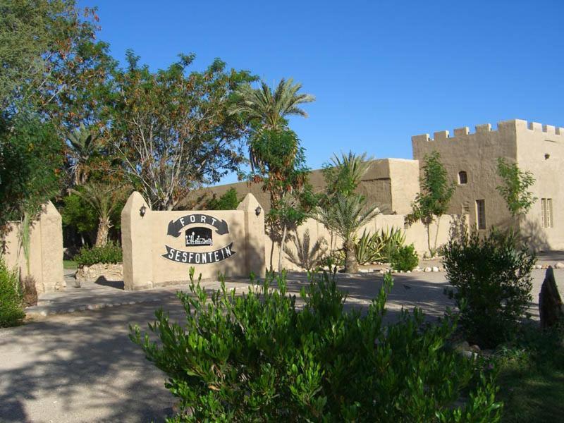 Fort Sesfontein Lodge & Safaris Esterno foto